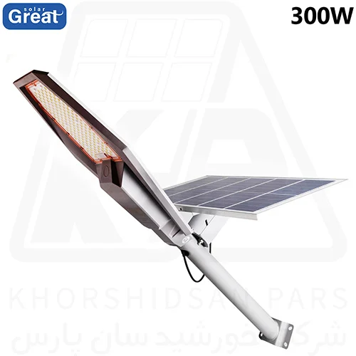 چراغ خیابانی پنل جدا 300 وات گریت سولار از نمای ایستاده و نصب شده